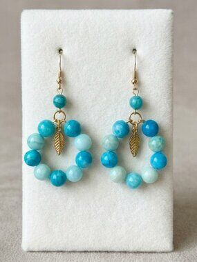Dyed Howlite Gemstone Circle Feather Pierced Earrings